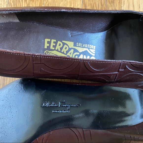 Ferragamo Salvatore 6 1/2 heels - Picture 3 of 3